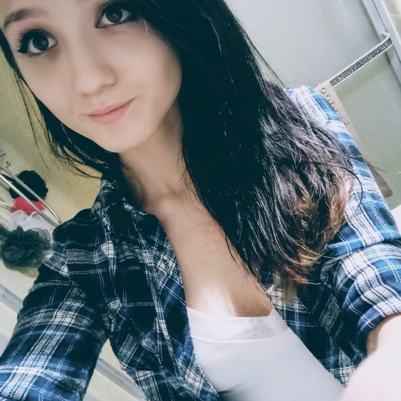 Meet your Posher, Paige - Picture 1 of 1